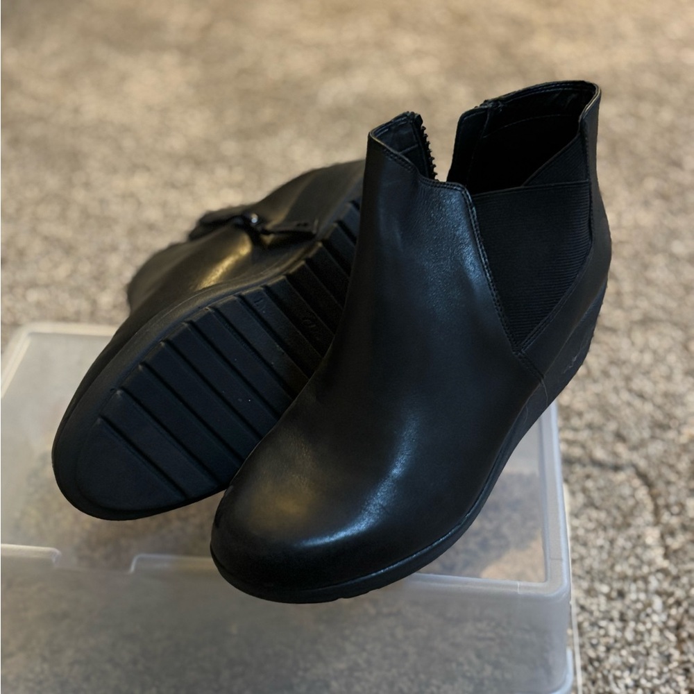 Elegant Black Ankle Boots